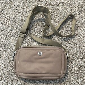 Lululemon Athletica crossbody camera Bag 2L with Adjustable Strap